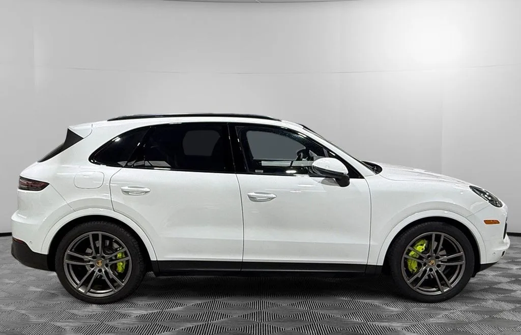 2022 Porsche Cayenne E-Hybrid Platinum Edition